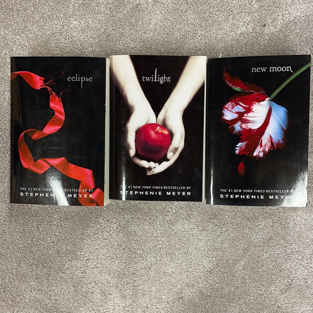 Brand New Set Of 3 Twillight Books
